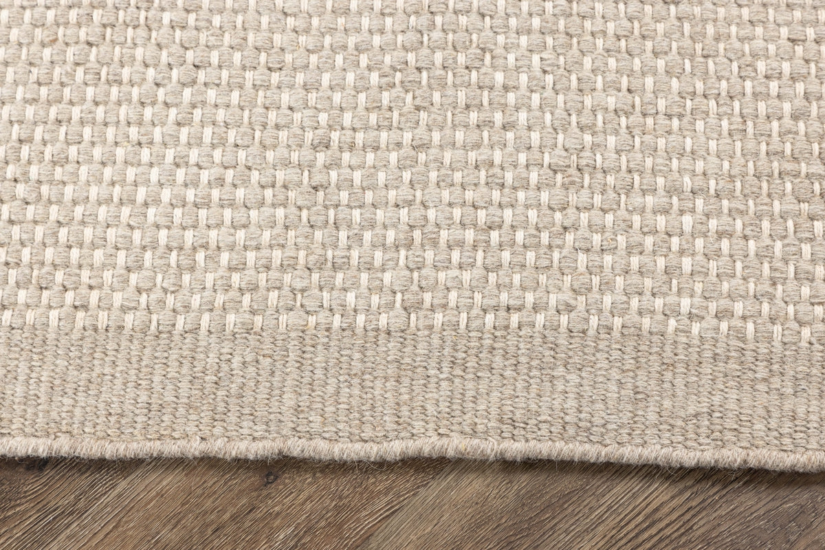 Vilma Ullmatta, Beige