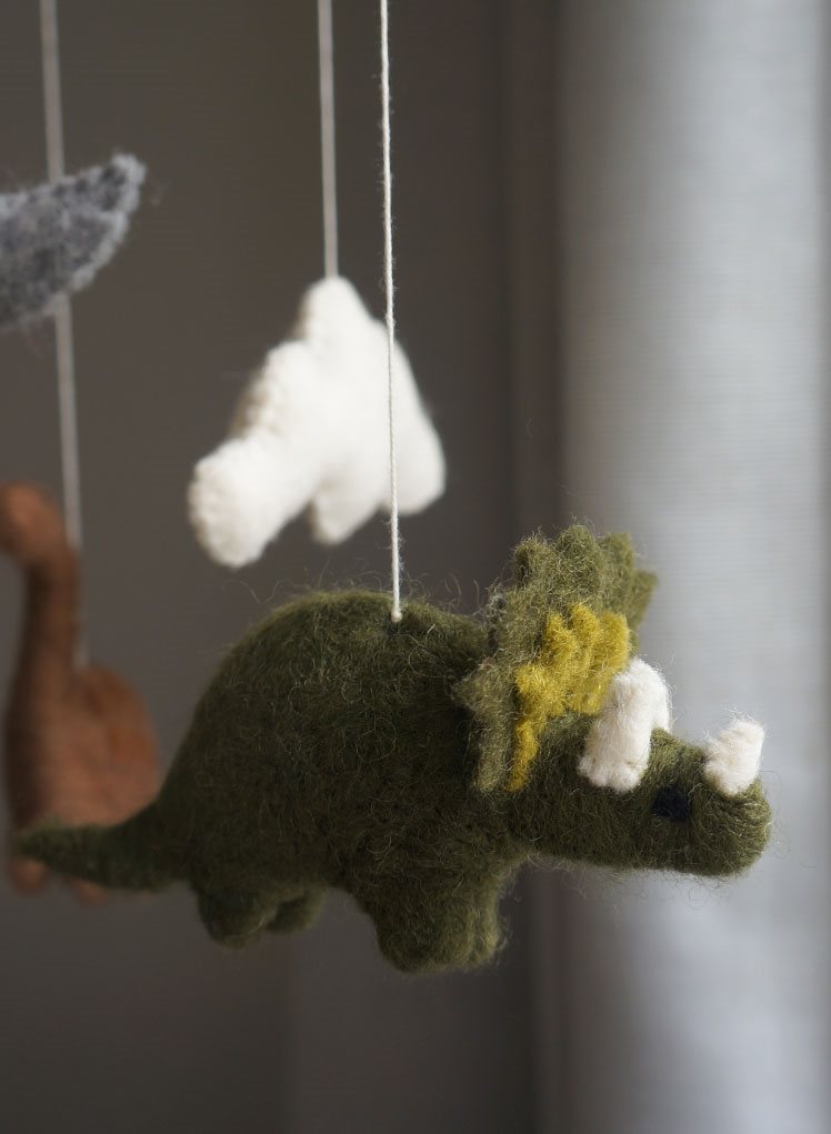 Handsydd mobil, Dinosaurier med moln, Grön
