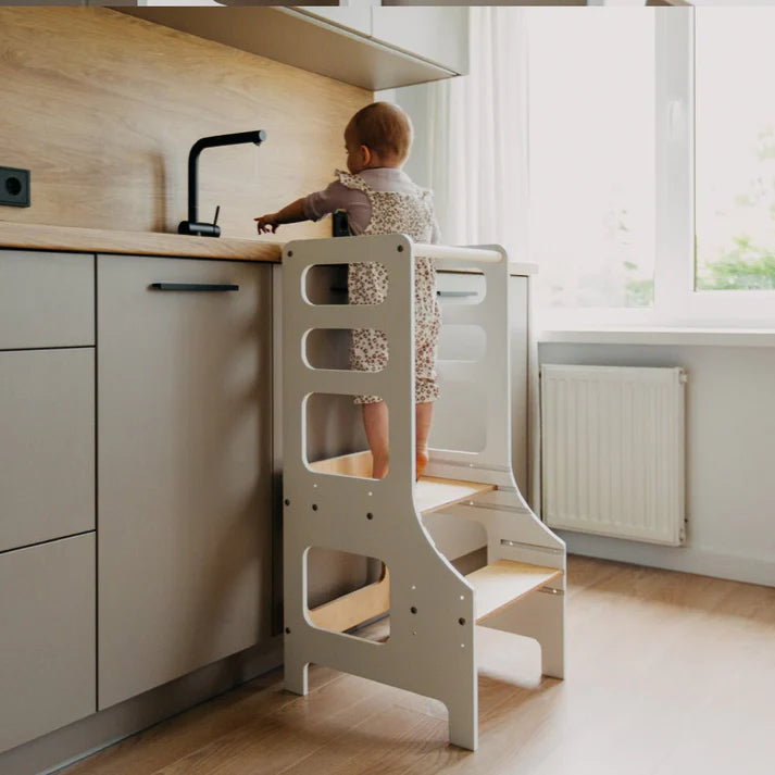 Adjustable height kitchen tower, White