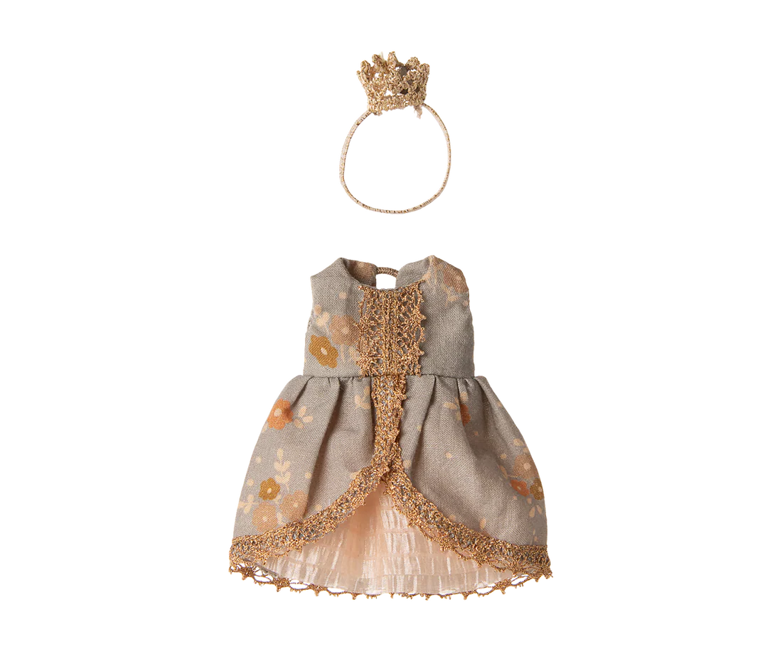Princess dress, Big sister mouse
