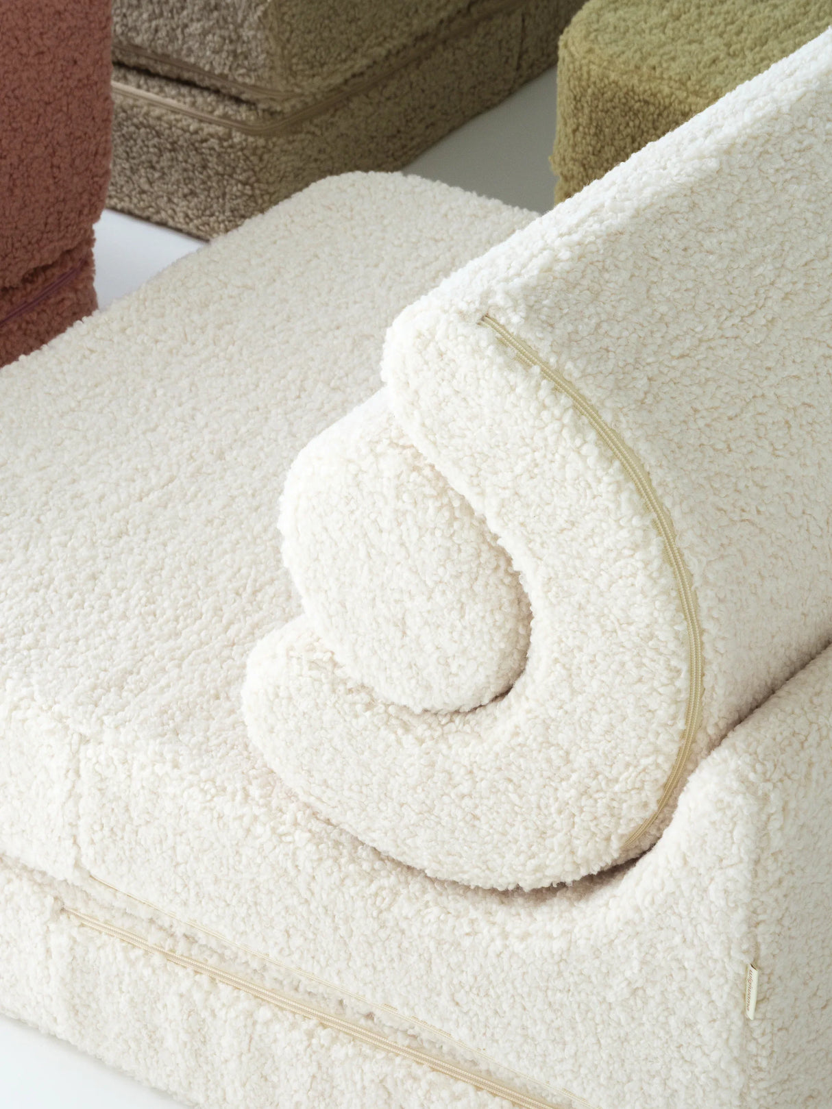Flipster, Cream White