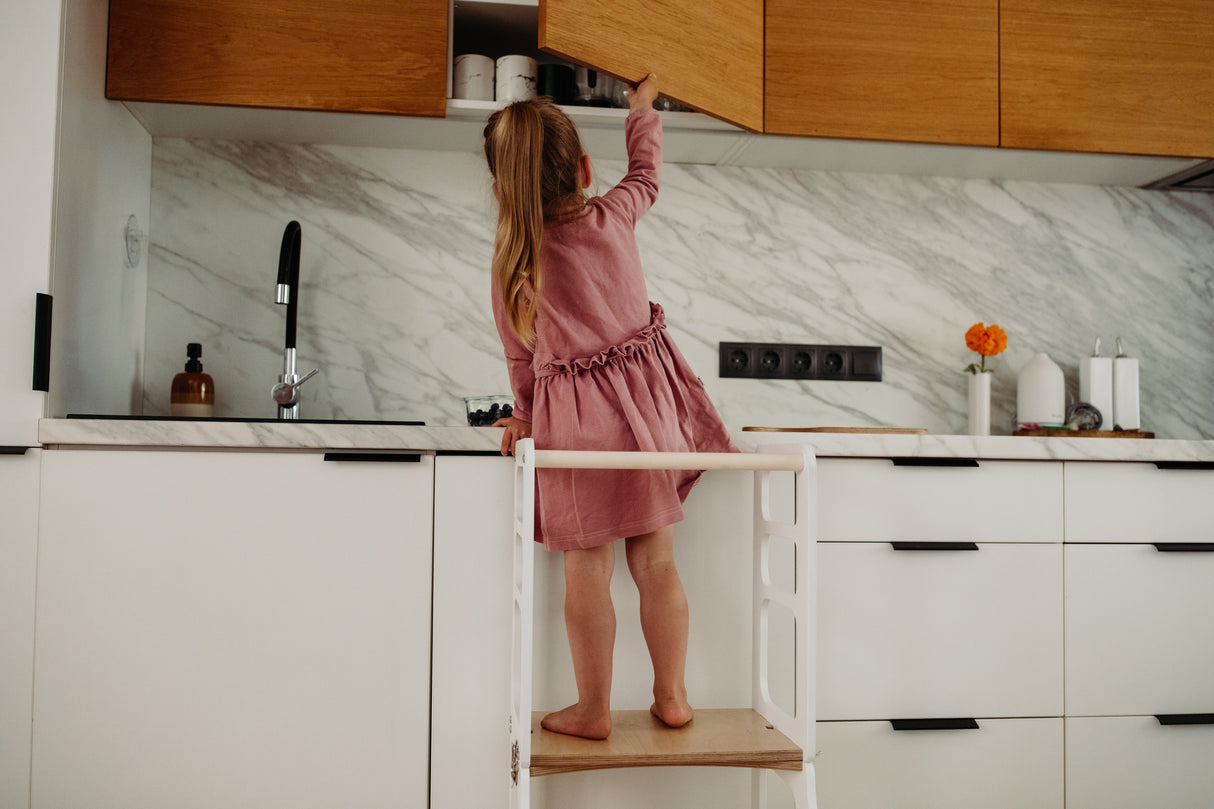 Foldable kitchen tower, White