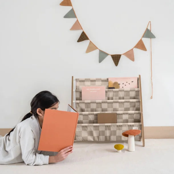 Bokhylla, Schackrutor beige