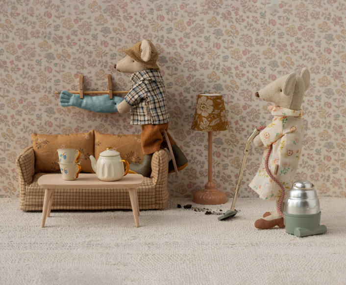 Coffee table, Mouse - Nature
