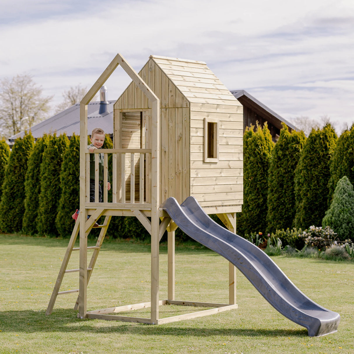 XL Duck House With A Slide