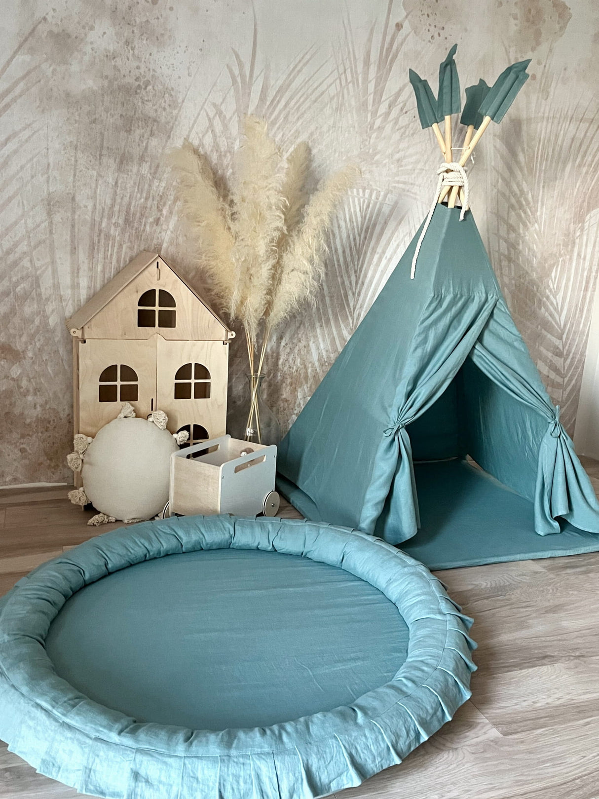 Junior Nest linne, Mint