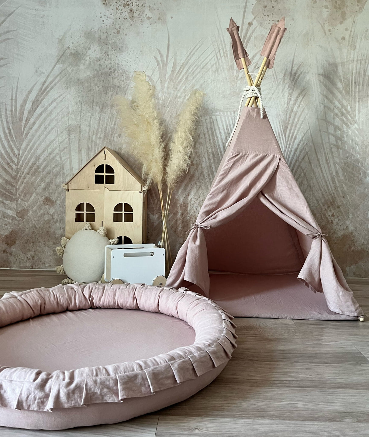 Junior Nest linne, Puderrosa
