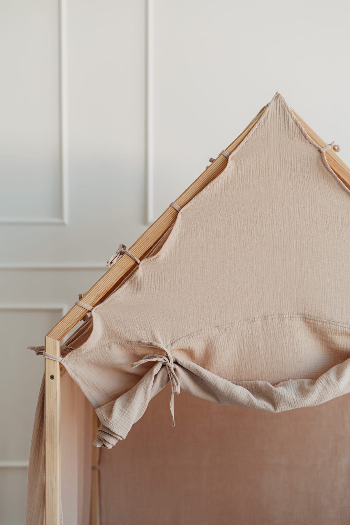 Trähus Classic med rullgardin, Beige
