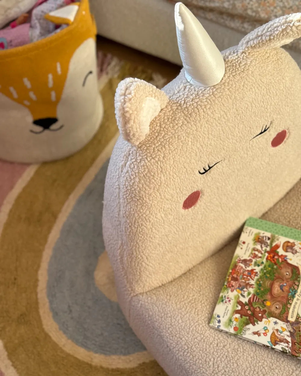 Barnfåtölj Enhörning LULEA Bouclé, Ljusbeige