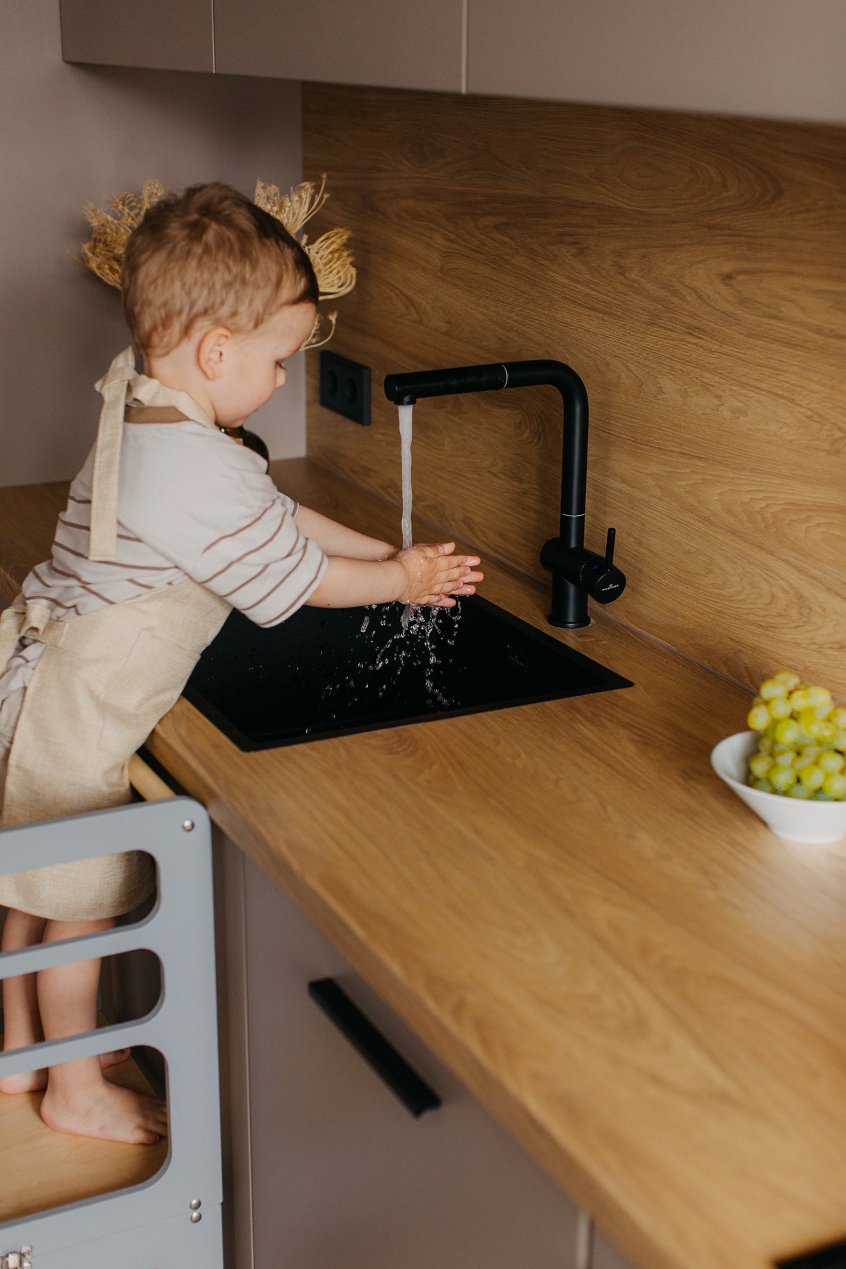 Foldable kitchen tower, Grey