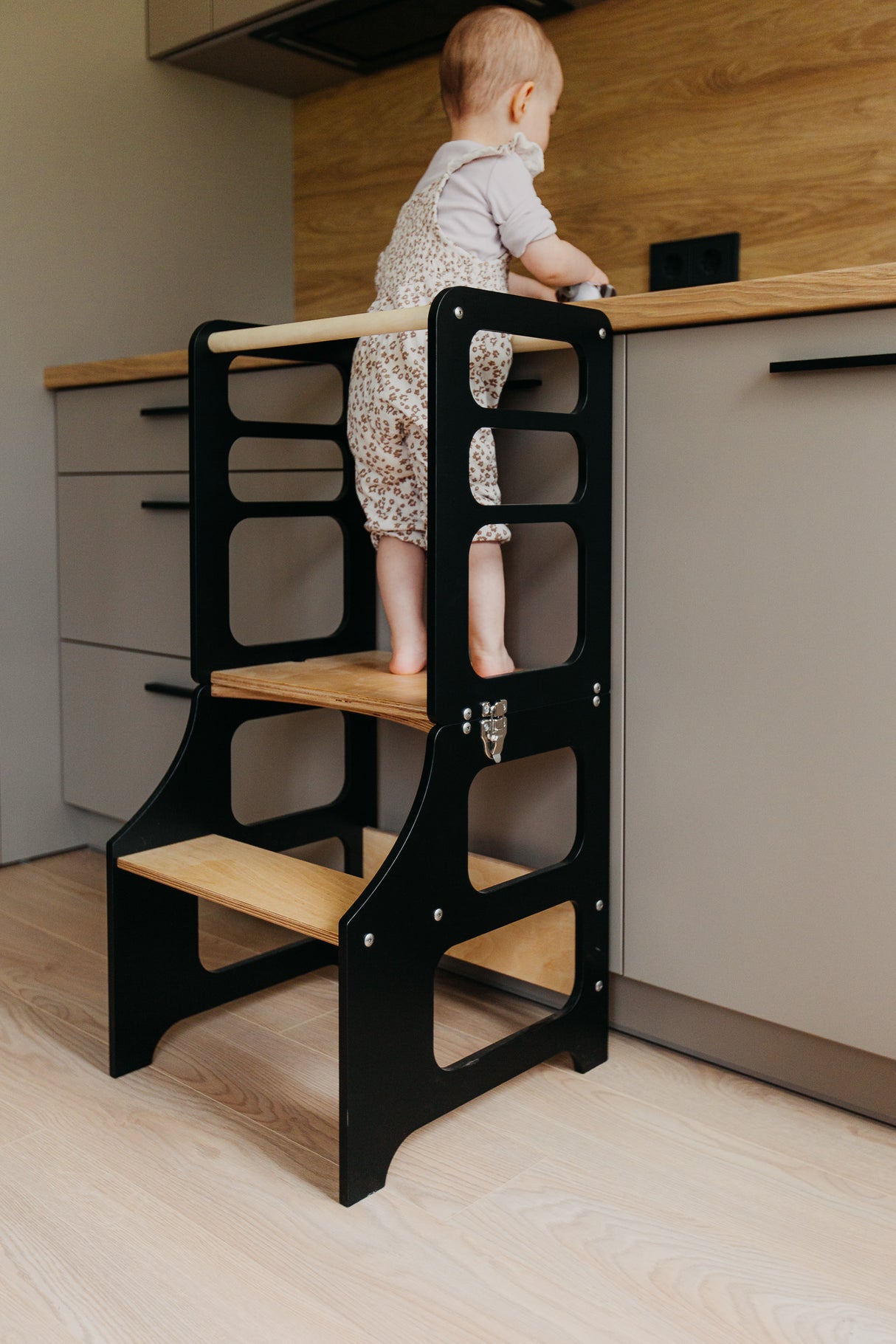 Foldable kitchen tower, Black
