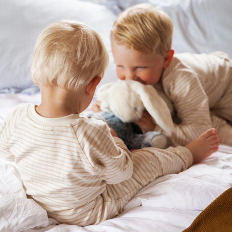 Barnpyjamas i mjuka material för trygg och bekväm nattsömn