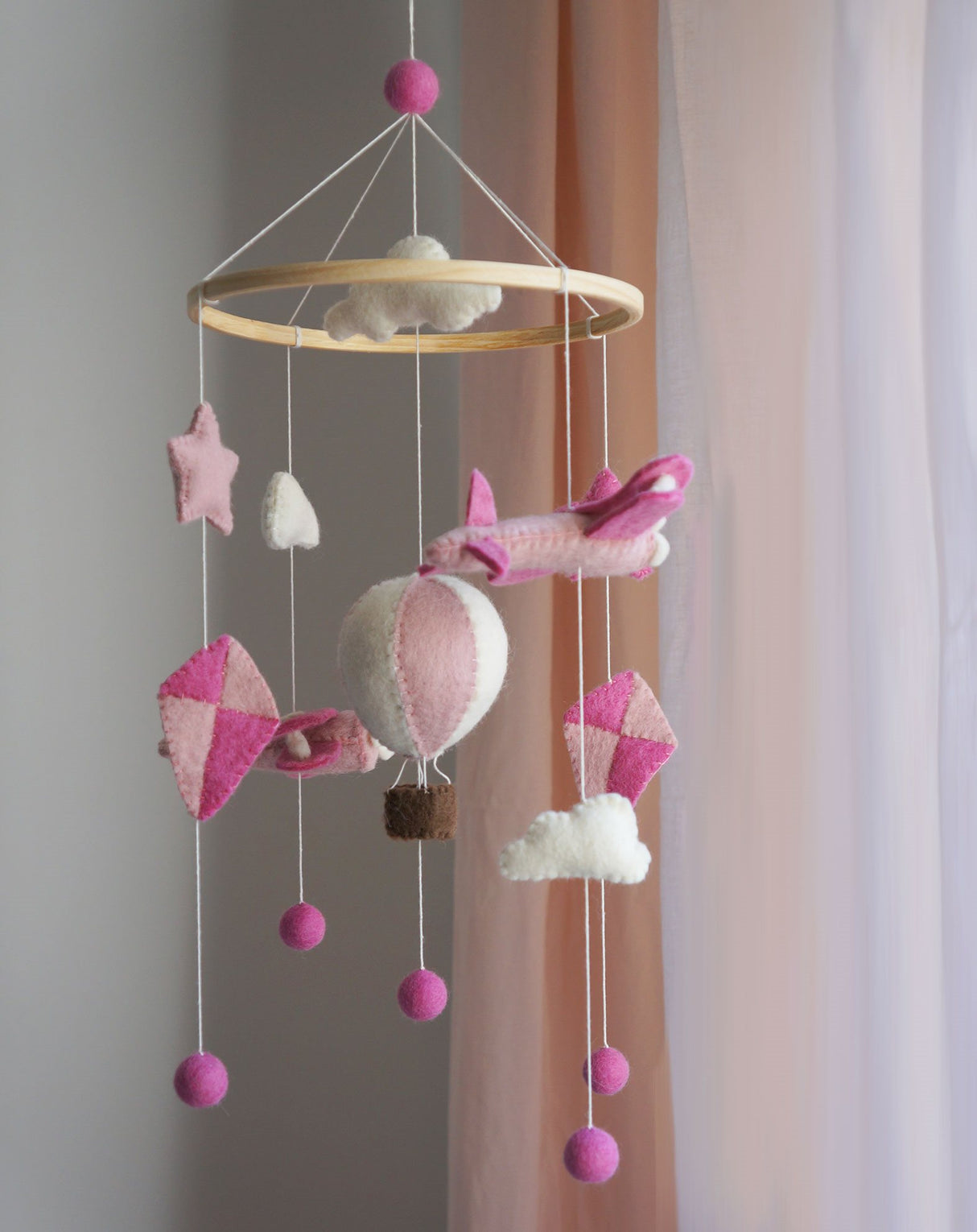 Handsydd mobil, Flygplan & Ballong, Rosa