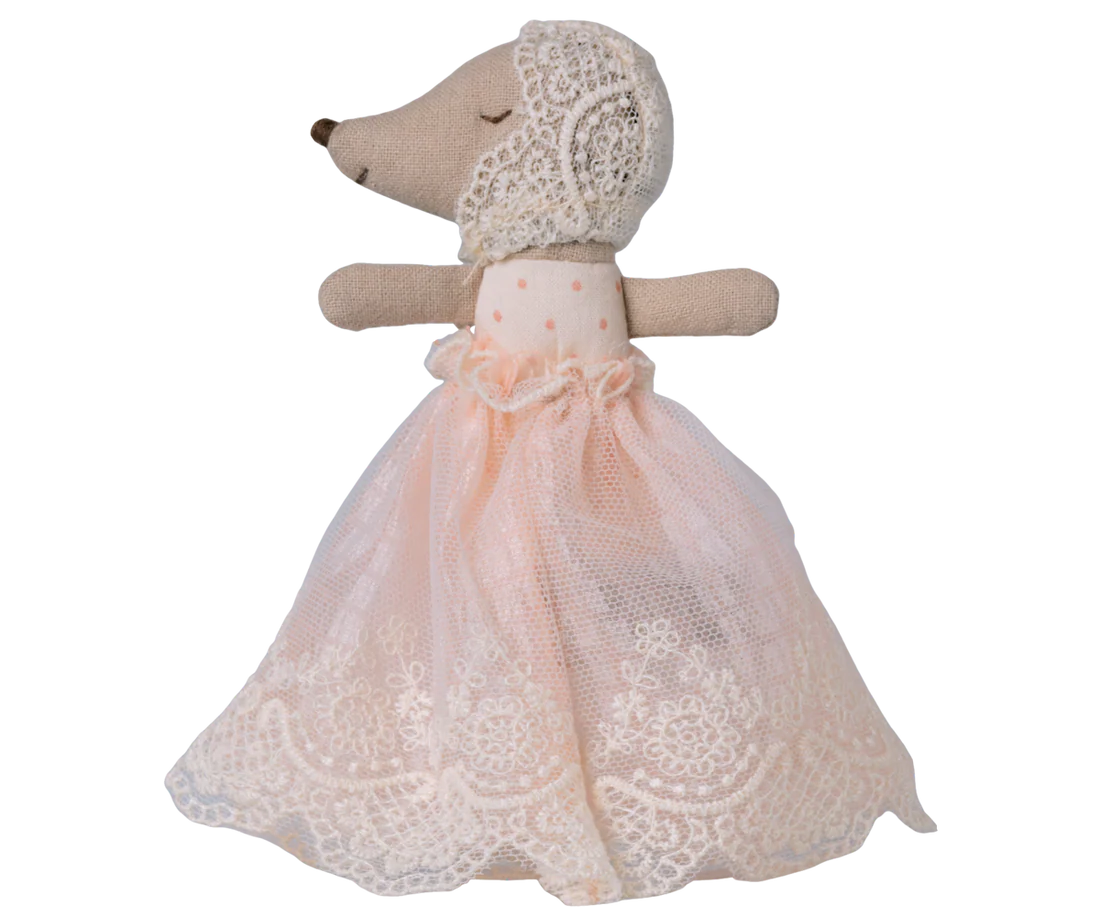 Baby mouse in gown - Powder