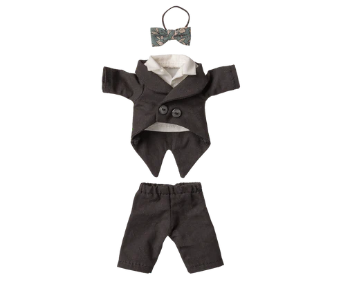 Wedding suit, Dad mouse