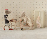 Wedding dress, Mum mouse