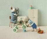 Tricycle mouse | Big brother, Brown