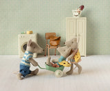 Tricycle mouse | Big brother, Brown