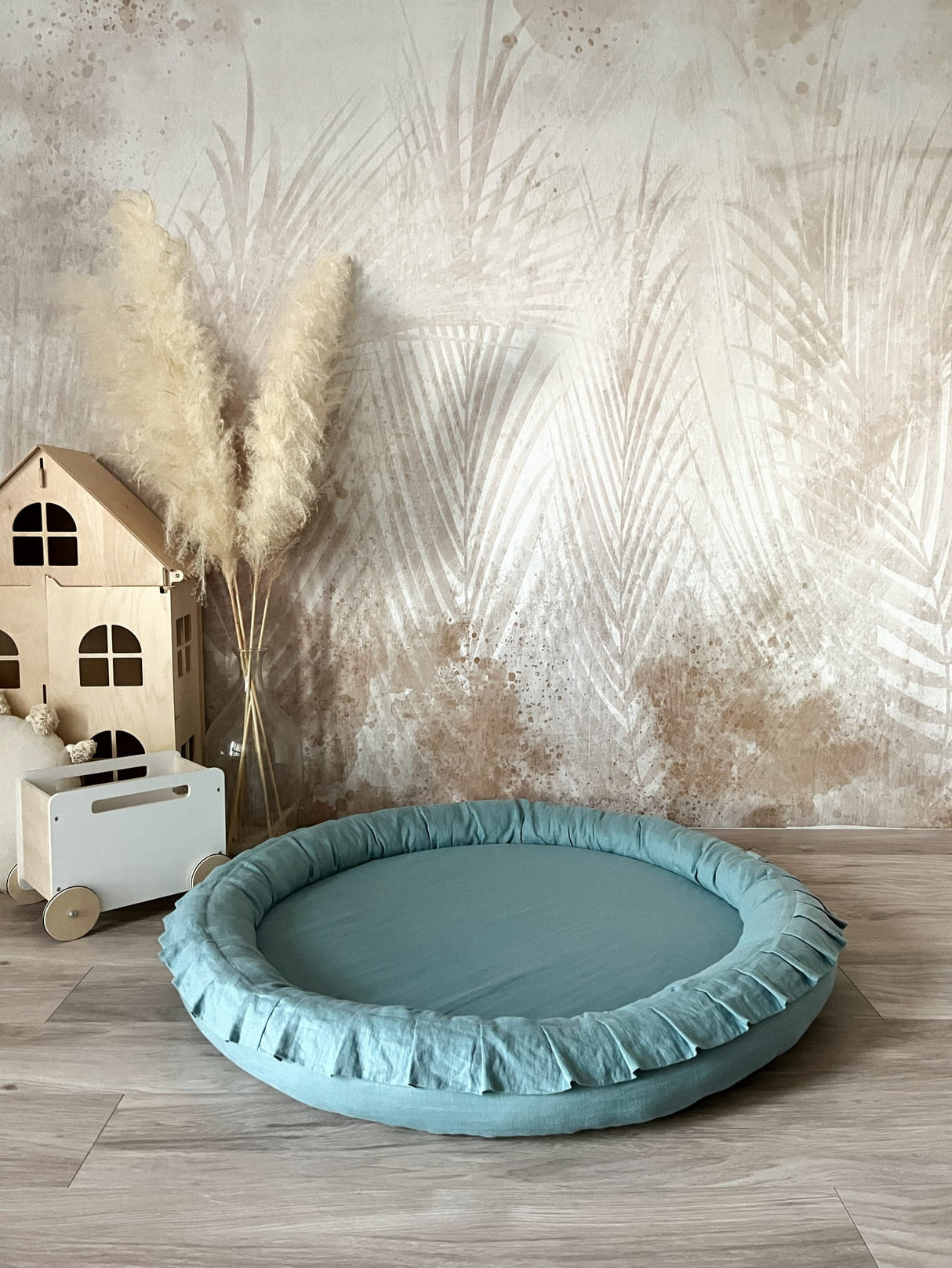 Junior Nest linne, Mint