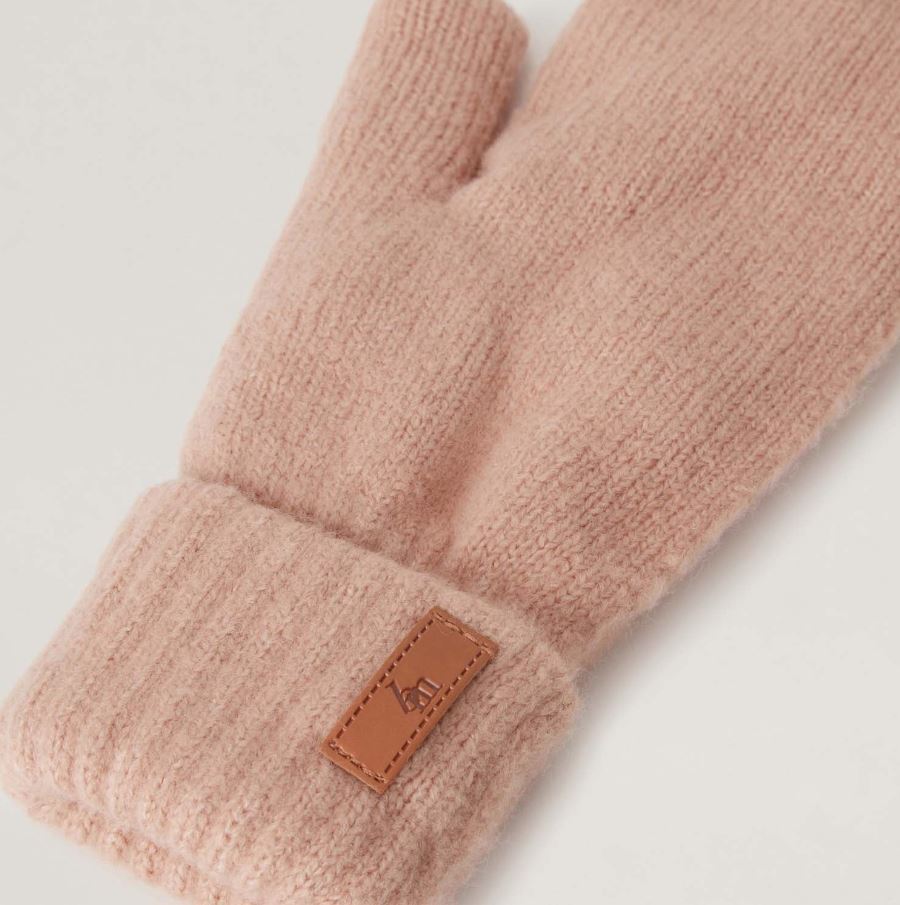 Vantar, Pink