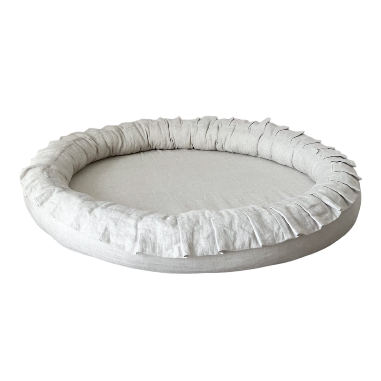 Junior Nest linne, Natur