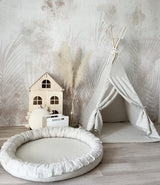 Junior Nest linne, Natur