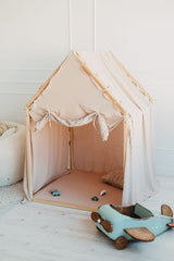 Trähus Classic med rullgardin, Beige