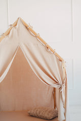 Trähus Classic med gardinöppning, Beige