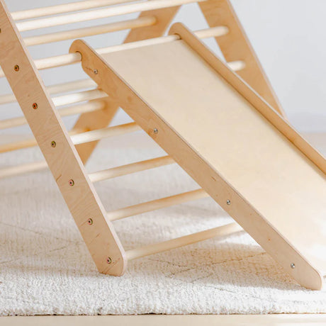 Climbing Triangle with a slide, Natural