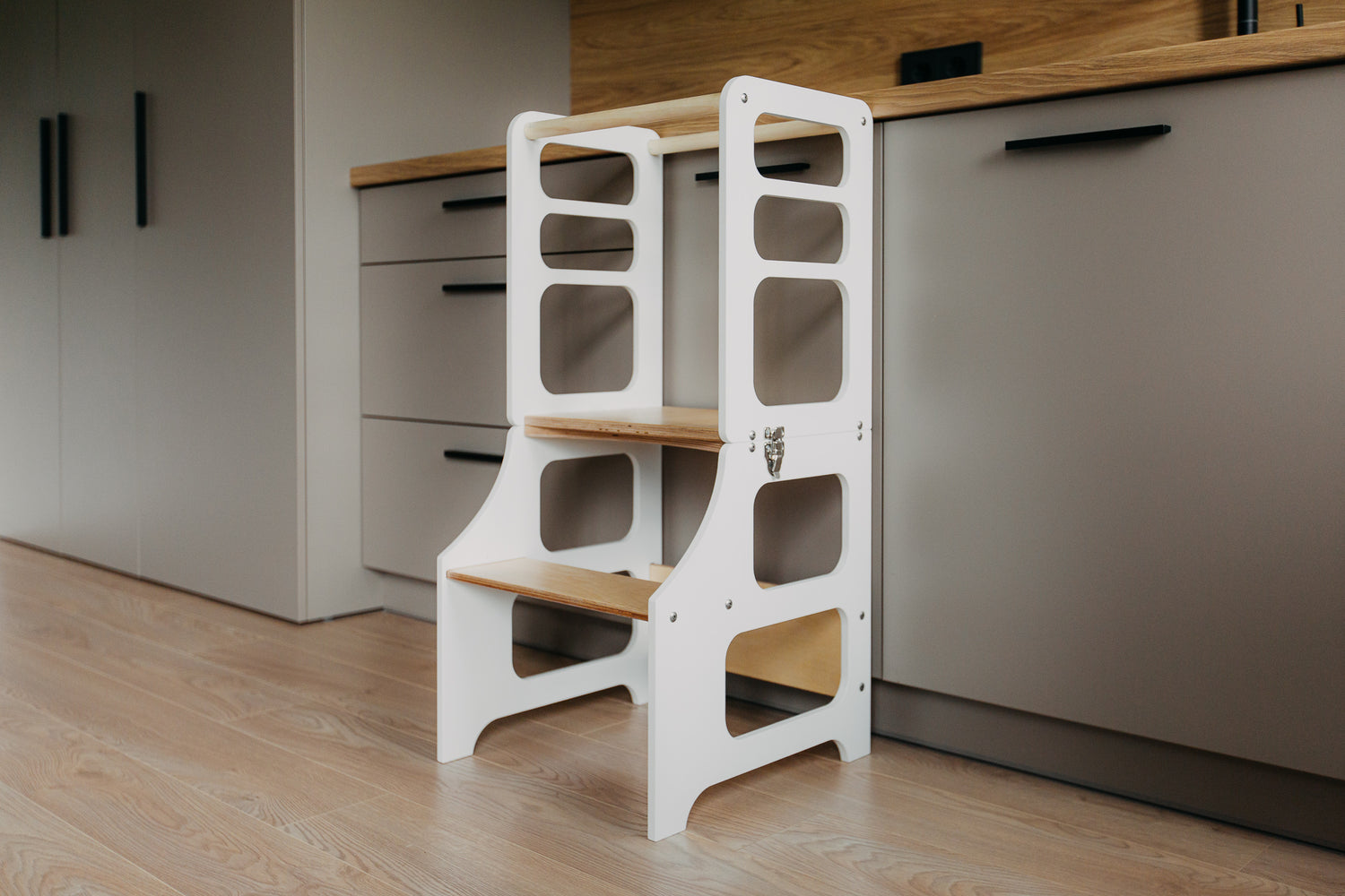 Foldable kitchen tower, White