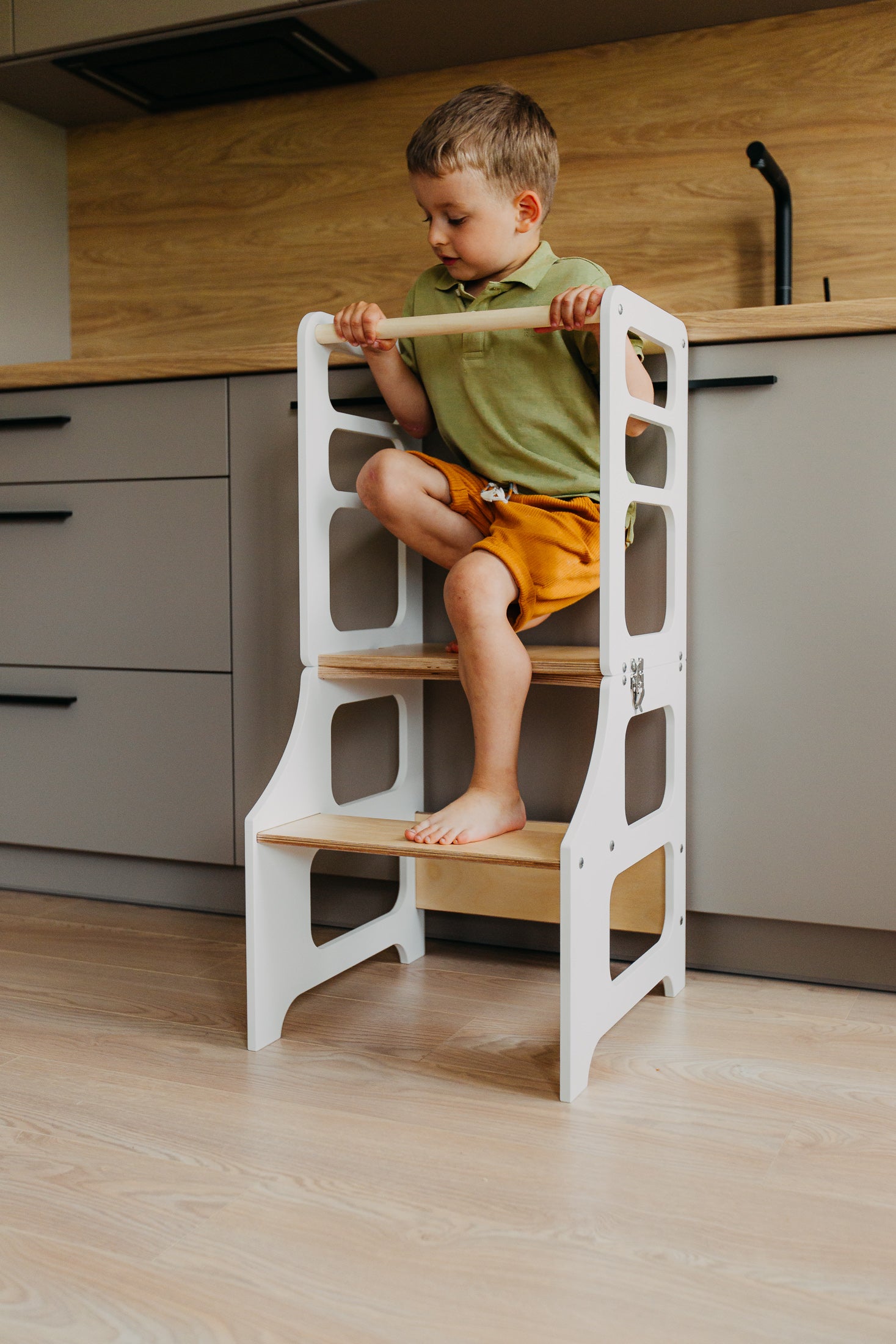 Foldable kitchen tower, White