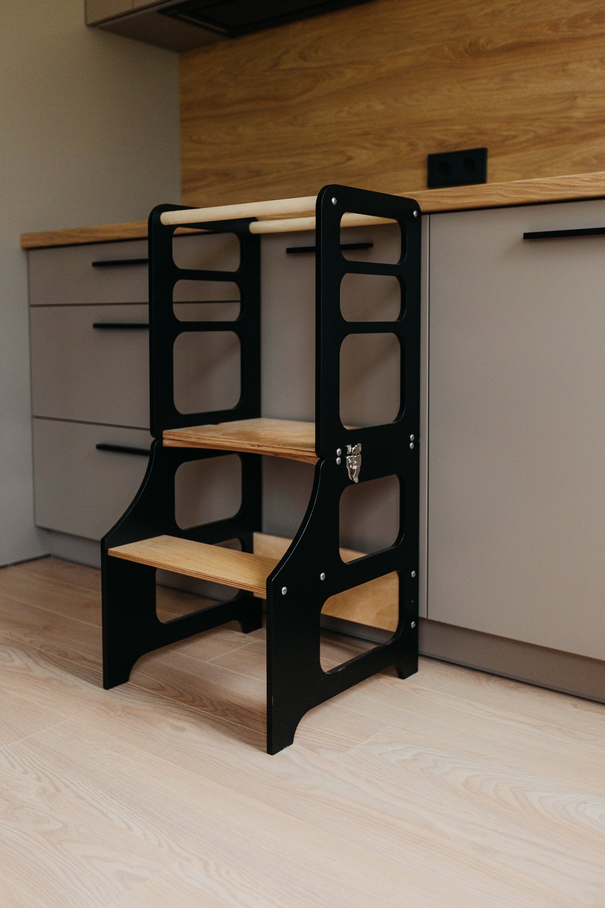 Foldable kitchen tower, Black