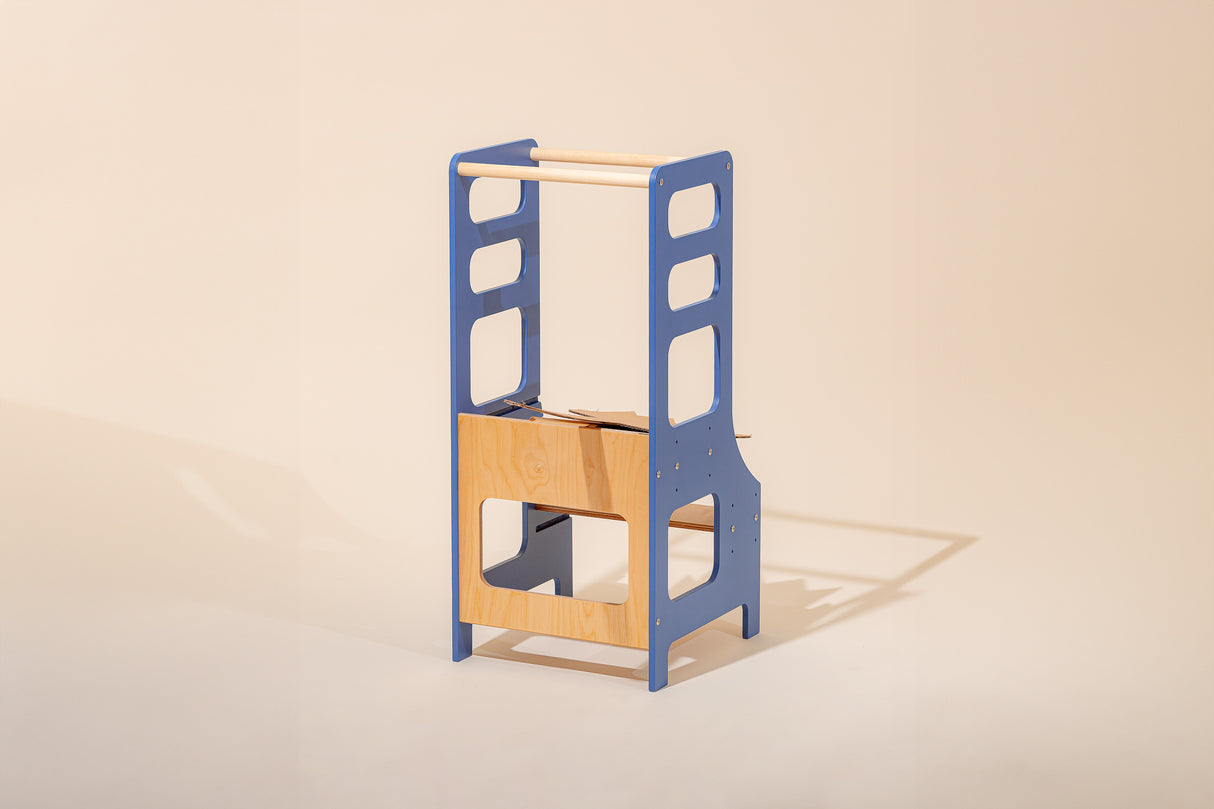 Adjustable height kitchen tower, Blue