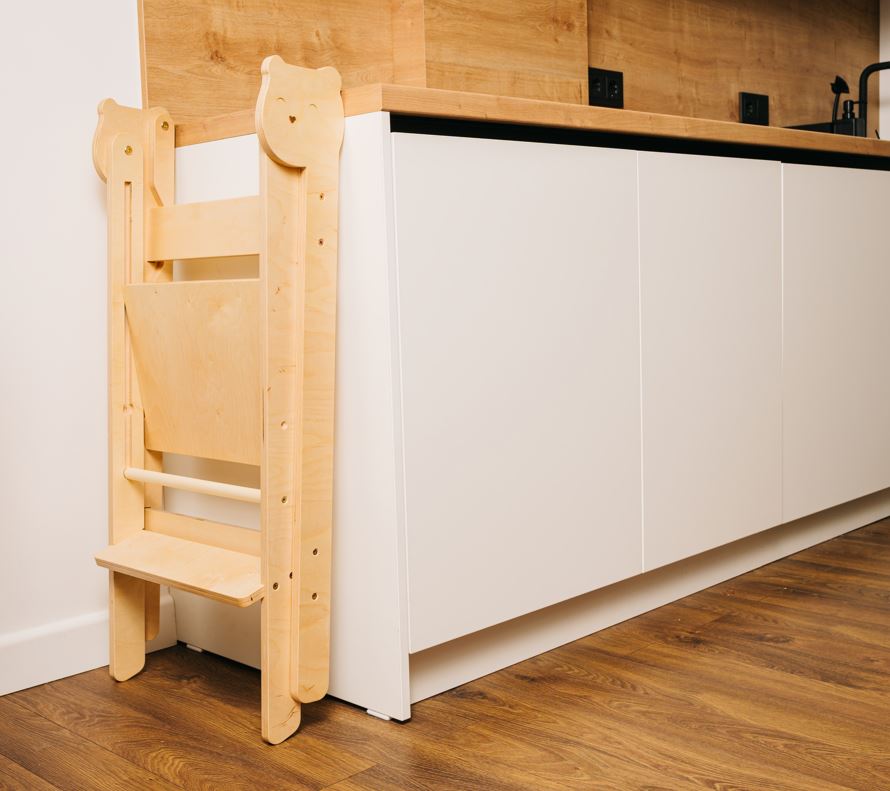 Hoppfällbar Kitchen Tower, White / Natural - Family.Support.Care.Love