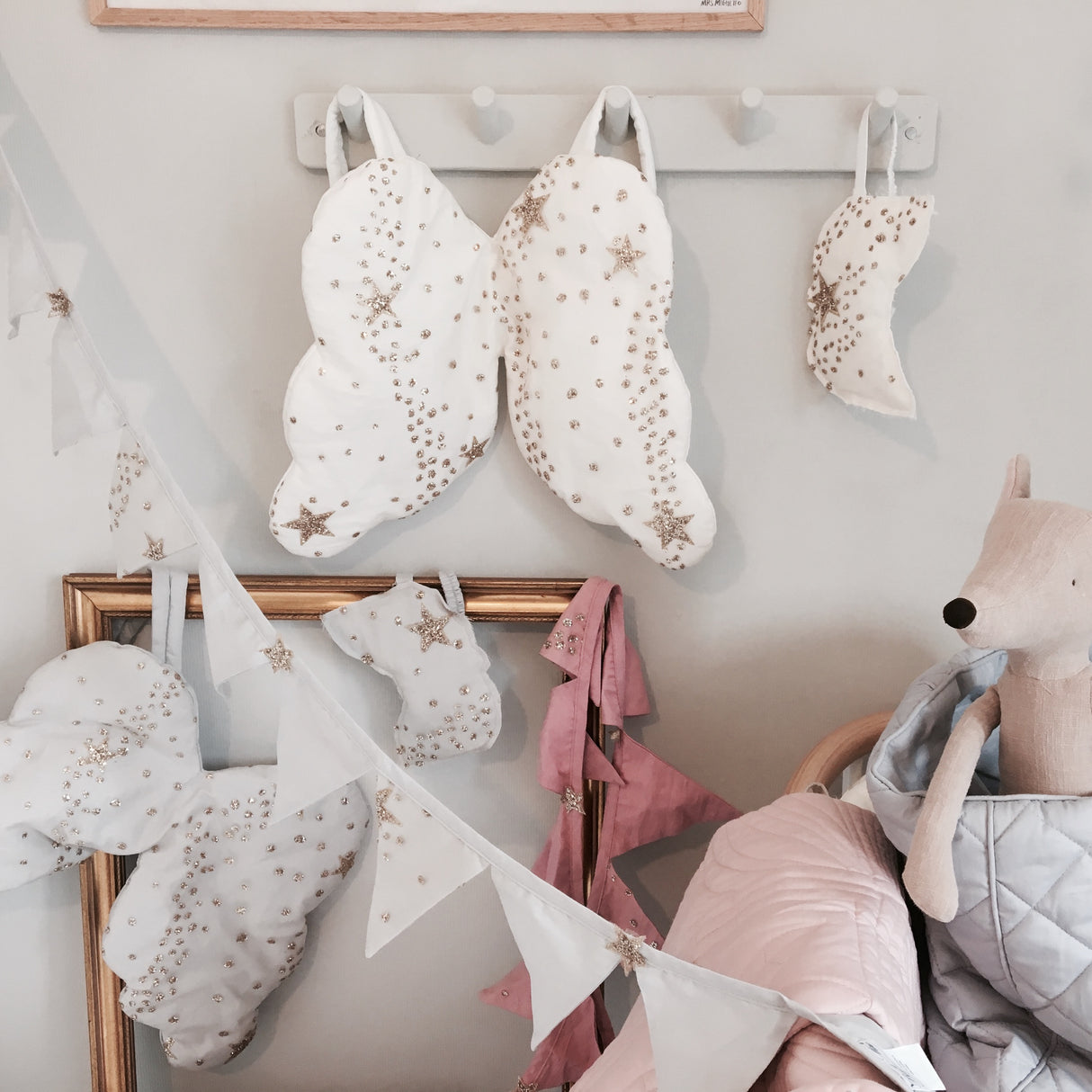 Glitter Stars Kitty Angel Wings & Eyemask Set, Challk - Bonne Mére