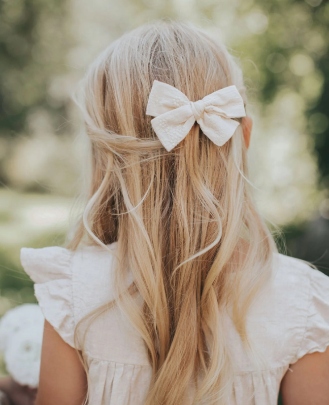 Ester Bow, Natural embroidered bow- Liv & Loke